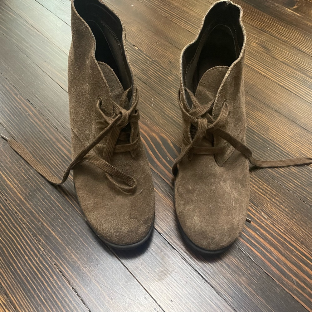 Aerosole suede heels